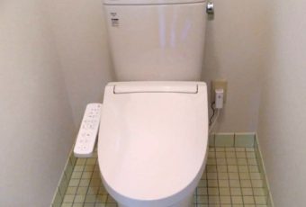 トイレ取替+壁紙張替え☆施工事例／能登町